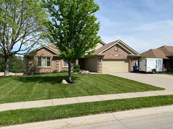 707 N Madison St, Papillion, NE 68046