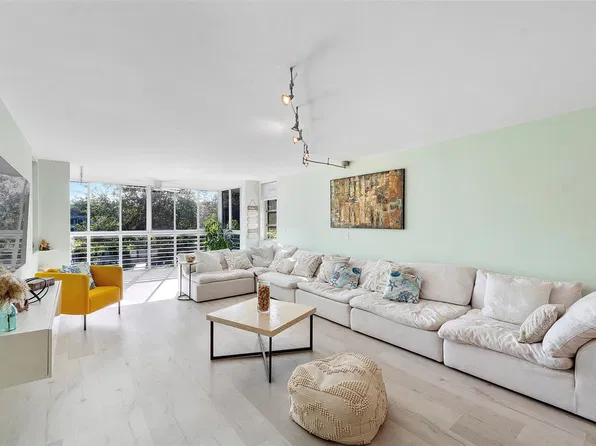 4261 W Palm Aire Dr APT 203, Pompano Beach, FL 33069