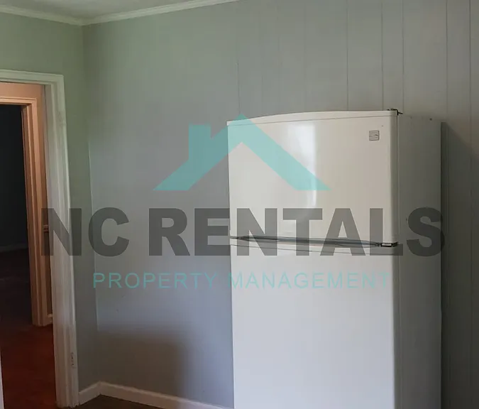 1410 Maple St — Photo 6