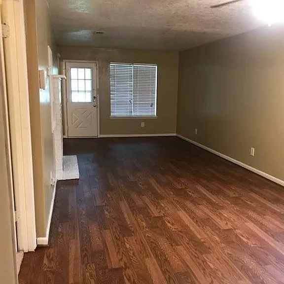 2404 Long Dr #B — Photo 2