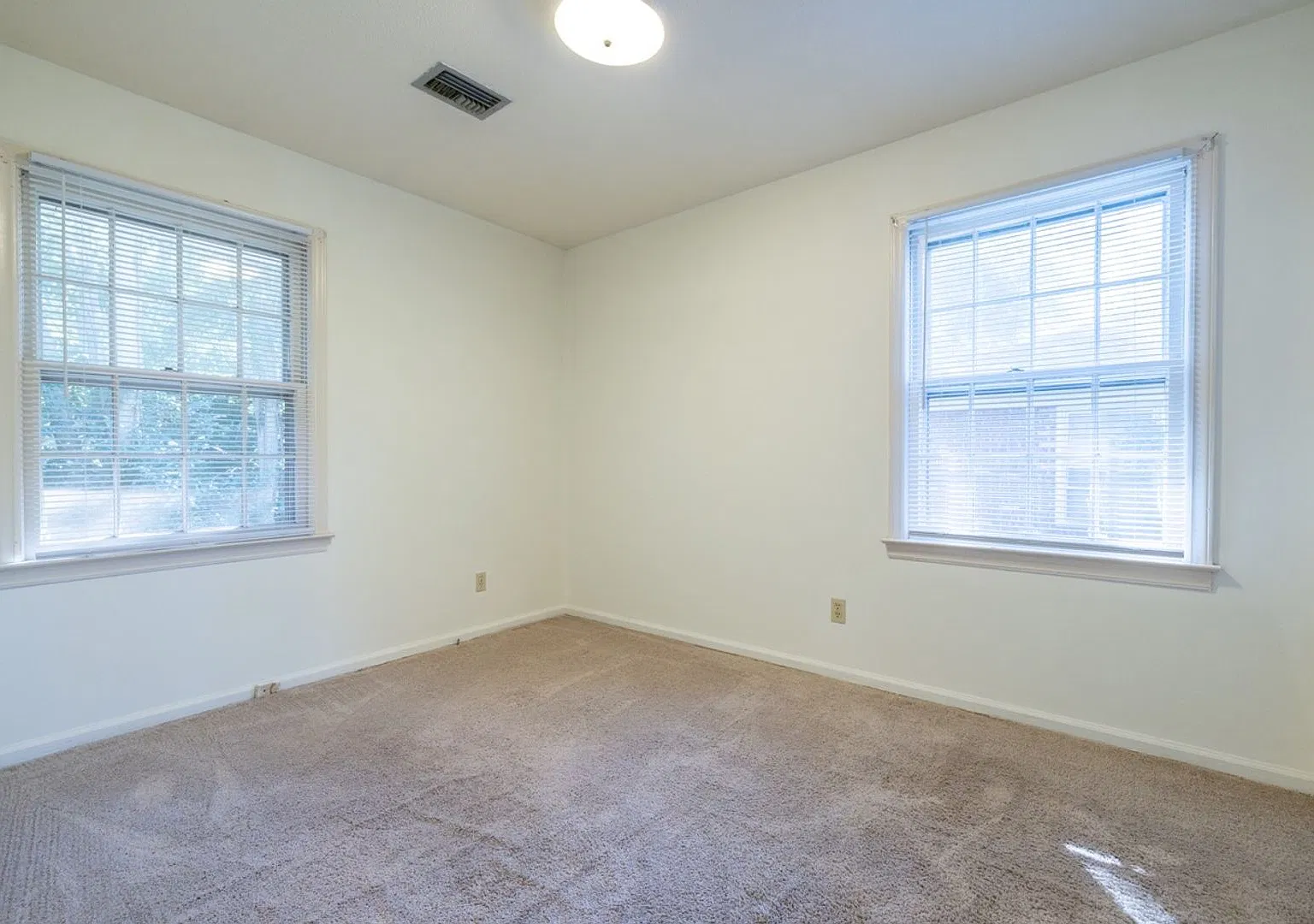 106 Strode Circle — Photo 4