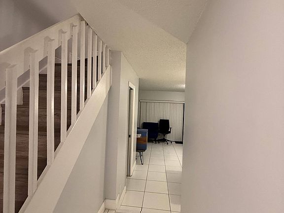 4th image of 4121 NE 21st Ter