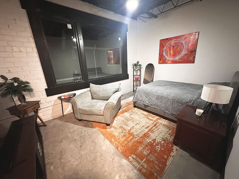 1st image of 3723 Commonwealth Ave #1