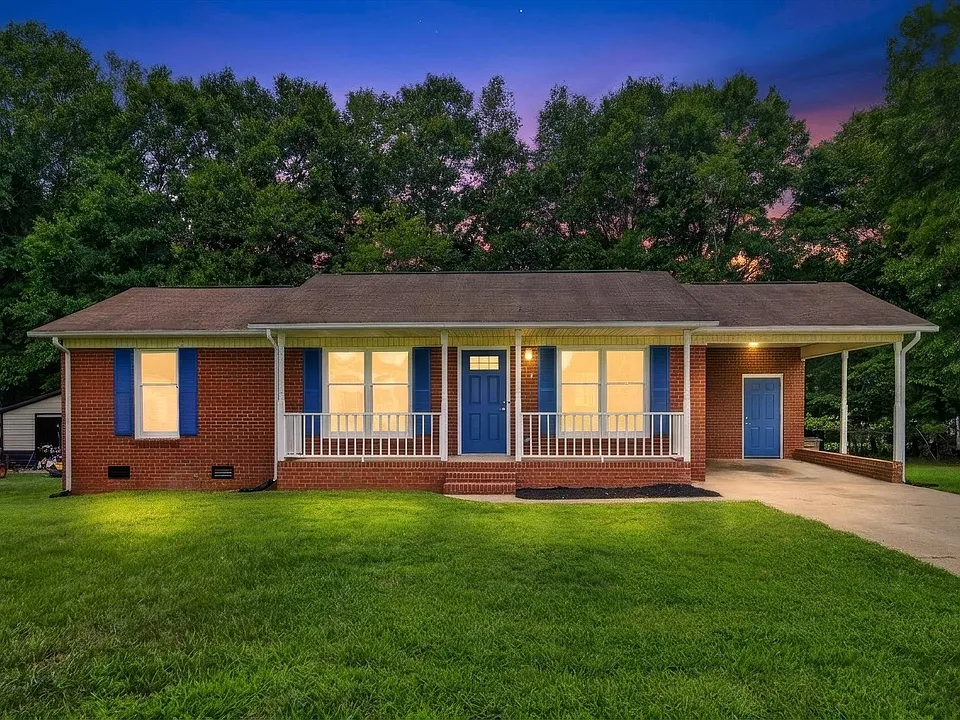 912 Kearney Dr