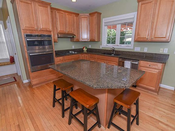 3rd image of 14952 Cool Springs Blvd