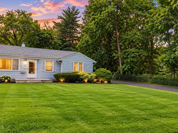 10 Terry Lane, Tinton Falls, NJ 07724