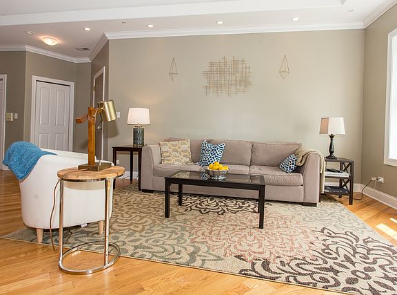 3rd image of 5861 N Glenwood Ave #3