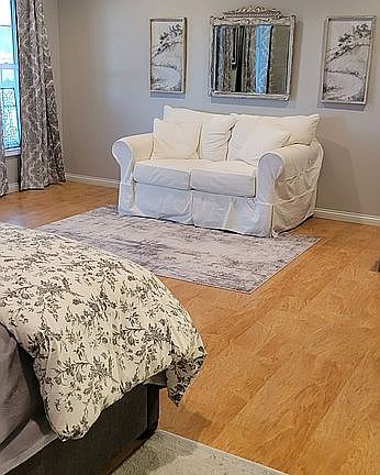 master bedroom sitting area