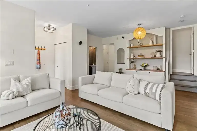 3 bed, 2.5 bath, 1478 sqft, $5,950 — Photo 3