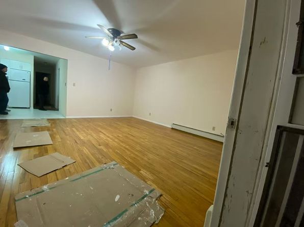 4222 163rd St Floor 1