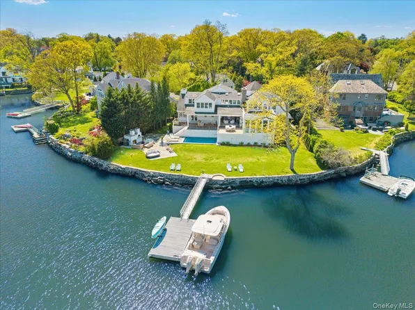 15 Bishop Place, Larchmont, NY 10538