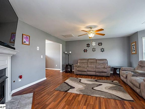 4th image of 103 Twinflower Dr