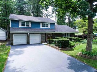 399 Ridgehill Rd, Schenectady, NY 12303