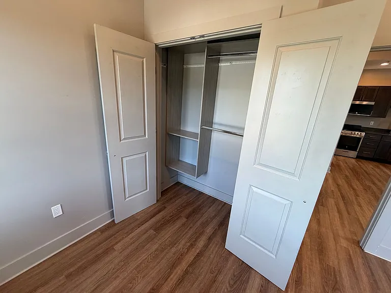530 Broadway Apartments — Photo 20