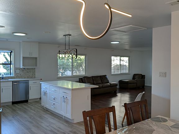 4th image of 2164 Lakewood Dr