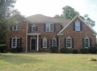 2472 Churchill Dr, Burlington, NC 27215