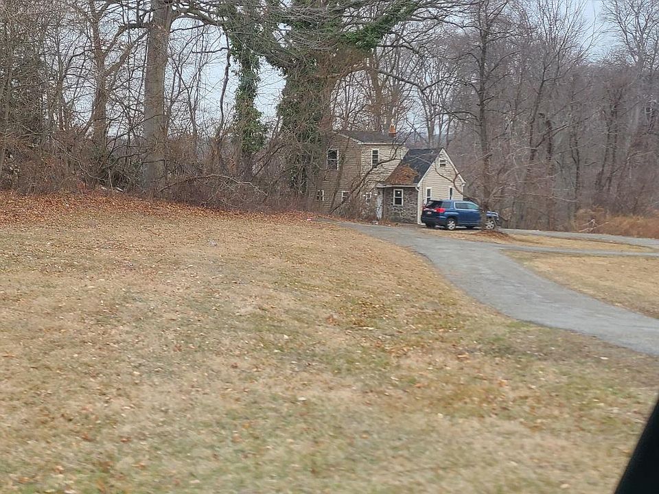 2nd image of 2067 Foulk Rd