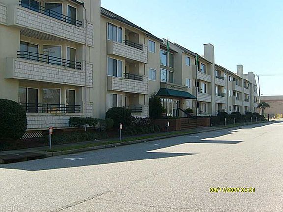 3rd image of 304 28th St Unit 107