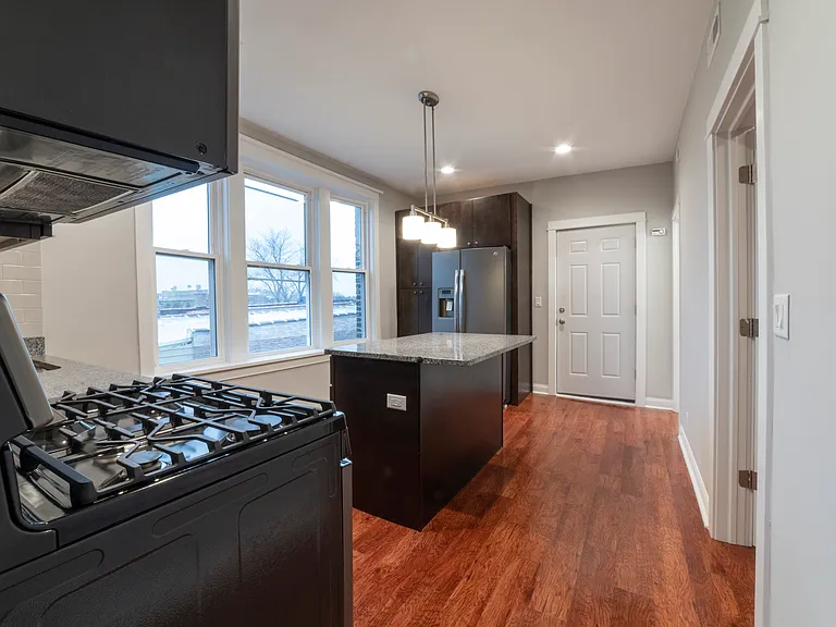 3429 S Union Ave #3R — Photo 5