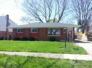 23103 Ashley St, Farmington, MI 48336
