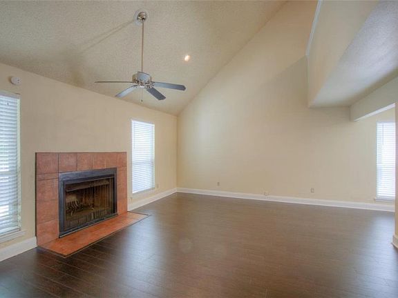 3rd image of 2206 Crooked Oak Ct