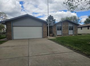 1821 Sunset Dr, North Platte, NE 69101