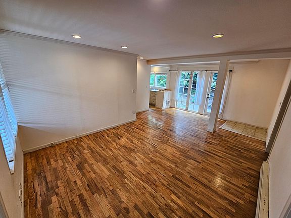 4th image of 770 Belmont Pl E