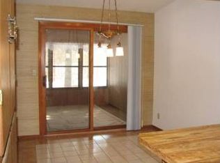 2042 Beam Ave E, Maplewood, MN 55109