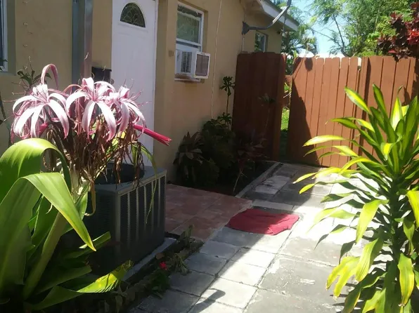 1241 NE 212th Ter #B, Miami, FL 33179