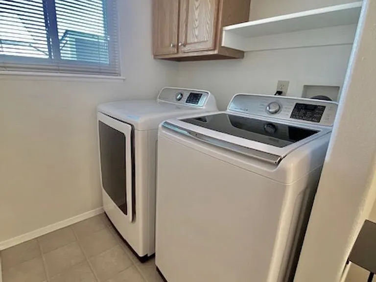 8065 Vectra Dr — Photo 17