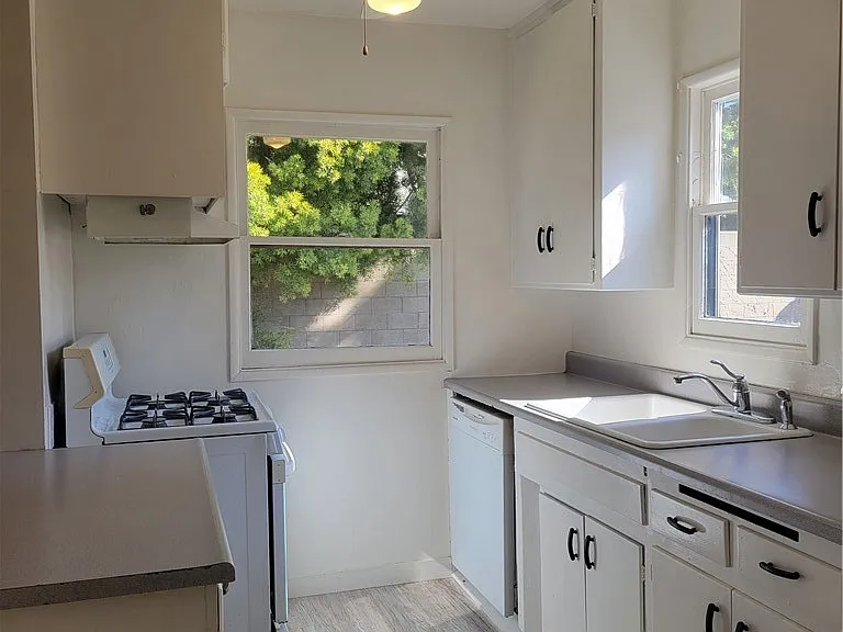 7912 1/2 Glencoe Dr — Photo 3