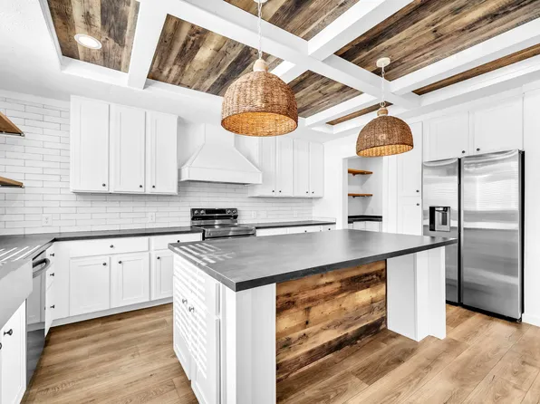 139 E Georgie St, Santa Rosa Beach, FL 32459