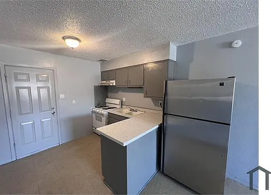 423 Dallas St NE #C — Photo 9