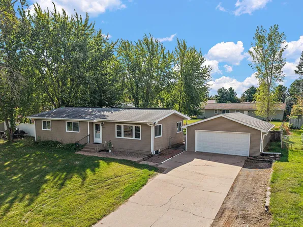 534 Derrick Dr, New Richmond, WI 54017