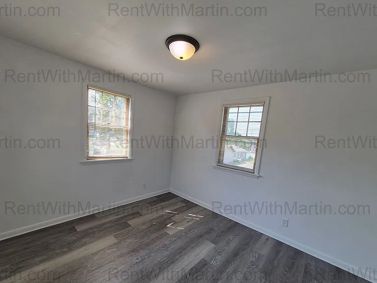 137 Hope Ave — Photo 14