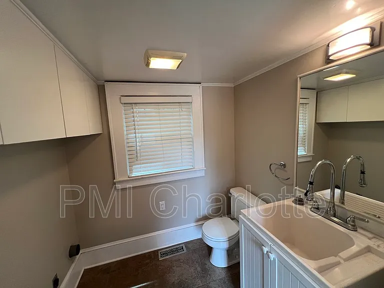 1525 Browns Ave — Photo 17