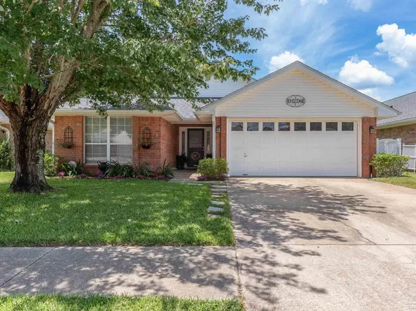 33 Littleton St, Cantonment, FL 32533