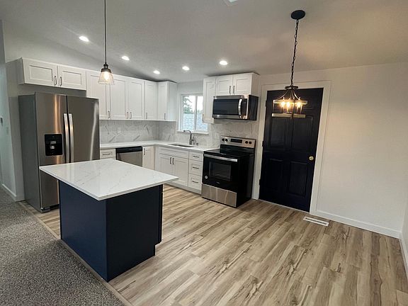 5th image of 6114 N 49th St