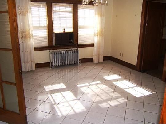 5th image of 1103 S Church St