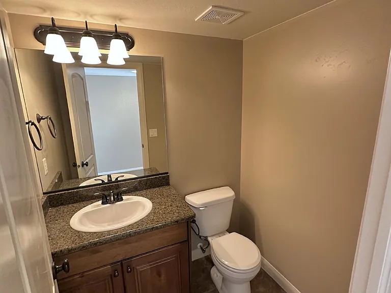 340 W 1425 N #103 — Photo 6