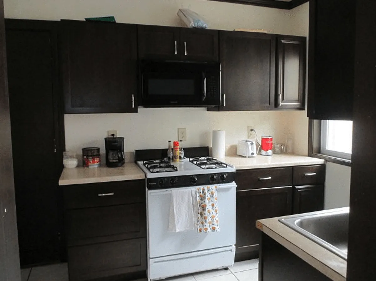 2 bed, 1.0 bath, 720 sqft, $1,900 — Photo 2