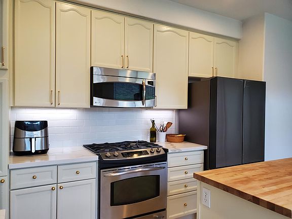 5th image of 4244 Pinehurst Cir
