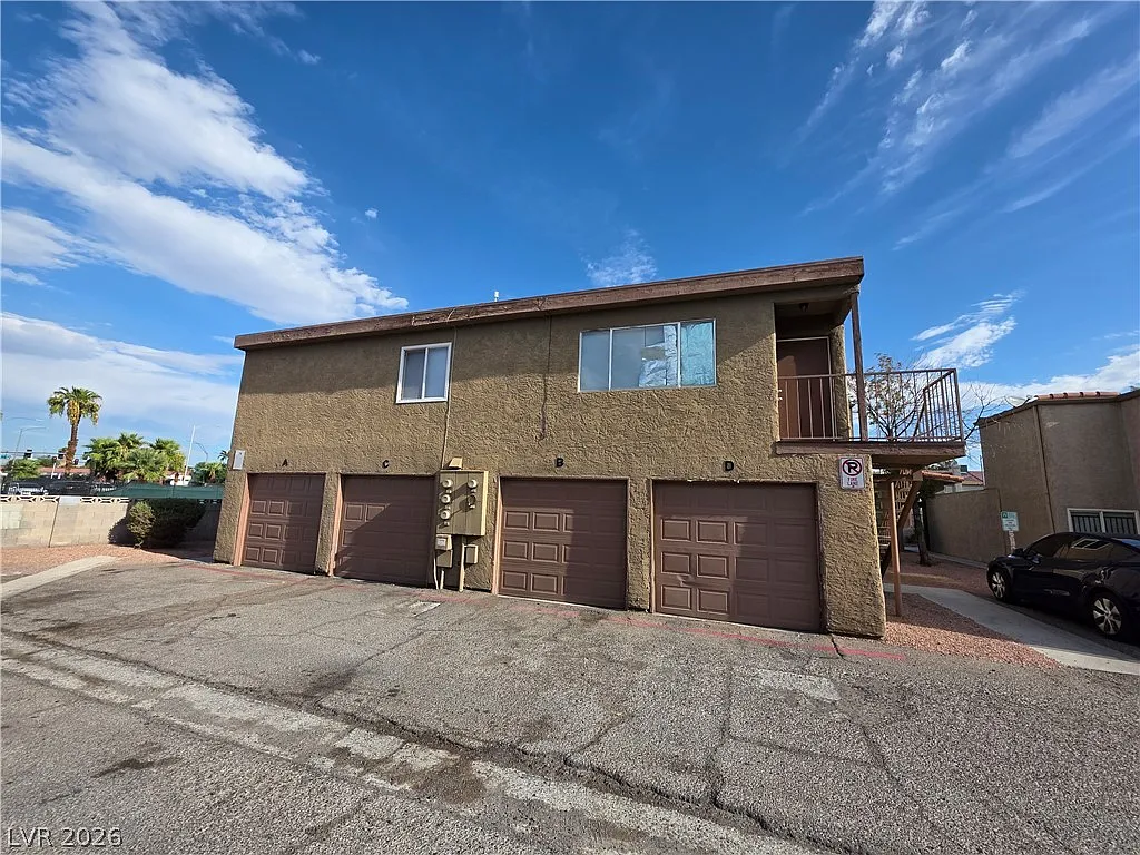 2 bed, 1.5 bath, 1008 sqft, $1,125 — Photo 3