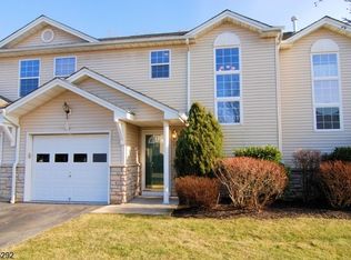 12 Winding Way, Hamburg, NJ 07419