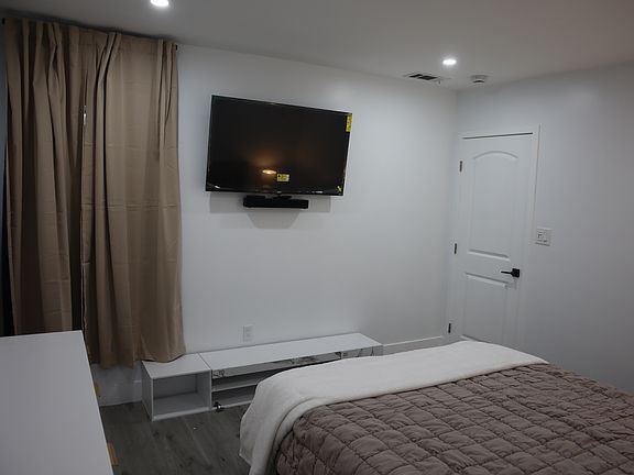 3rd image of 1311 E 118th St #1