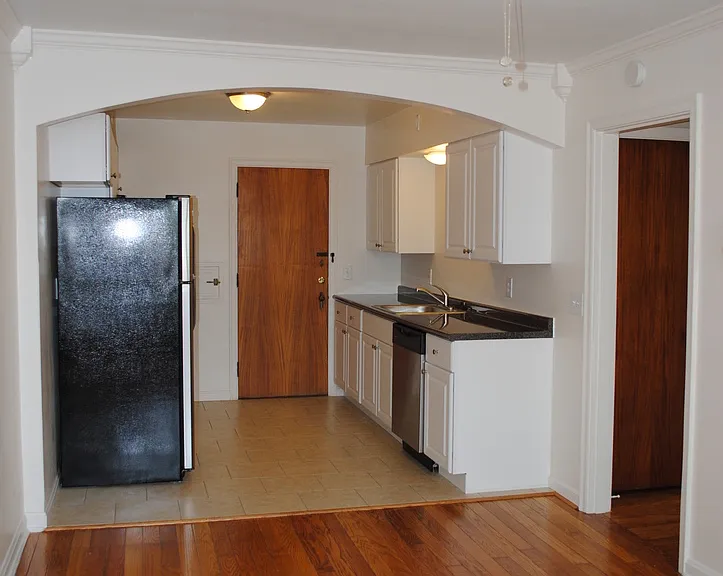 2860 Observatory — Photo 10
