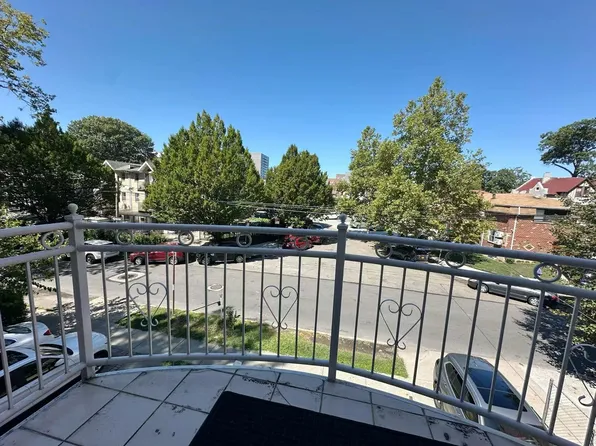 143-22 Beech Avenue image 12 of 20