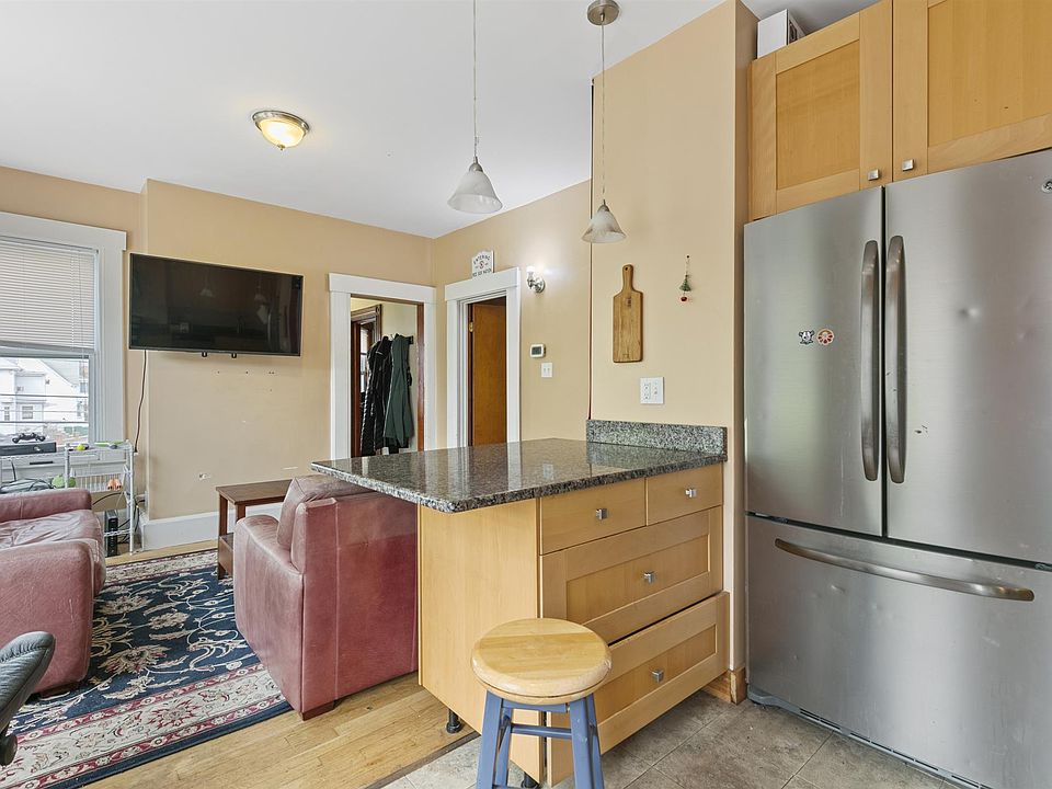 1st image of 39 Albion St APT A