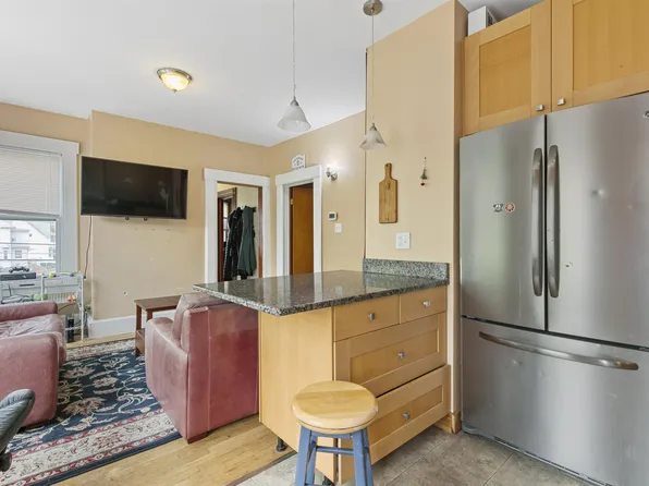 39 Albion St APT A, Medford, MA 02155