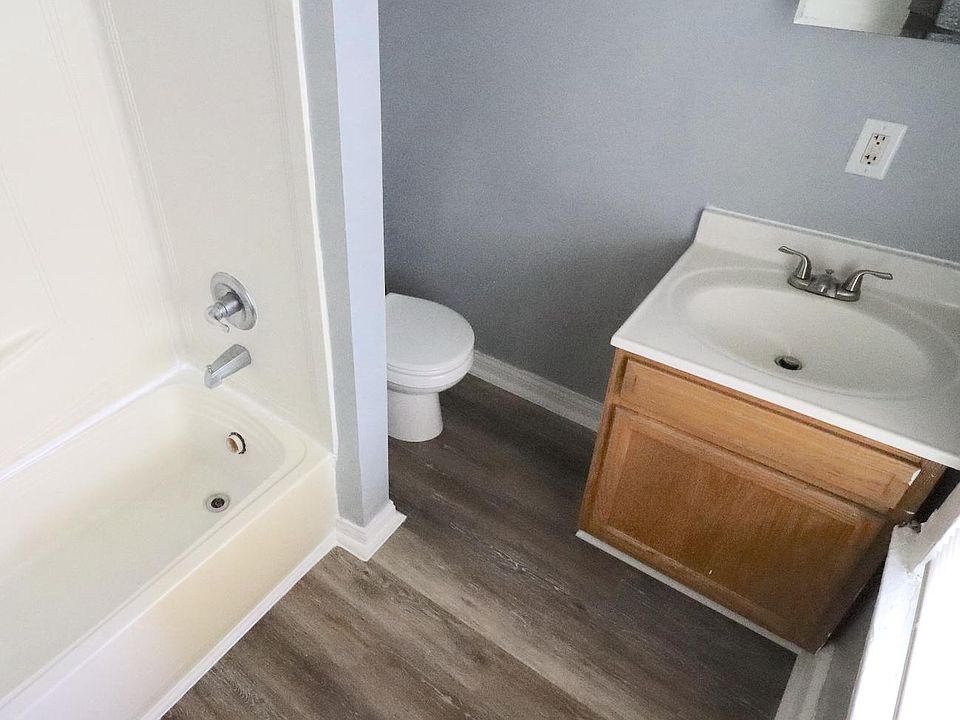 2nd image of 219 Wallace Ave #1/2